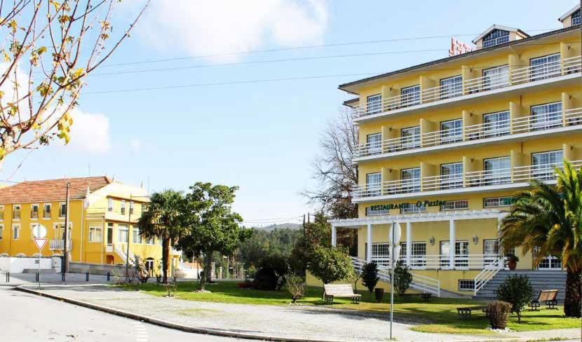 Hotel Montemuro Castro Daire Exteriör bild