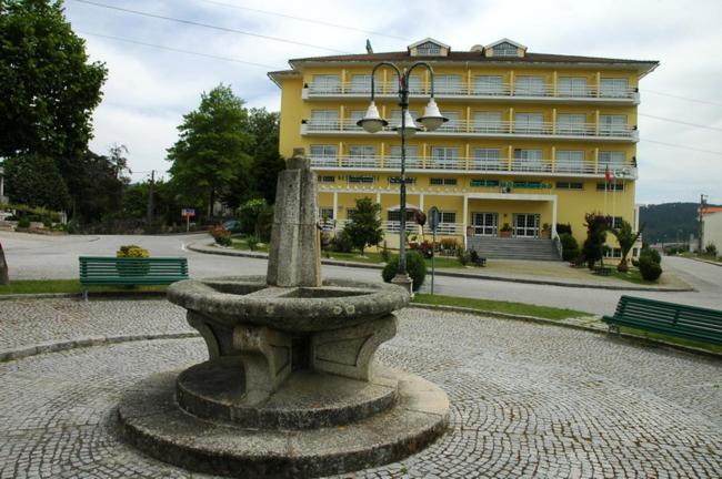 Hotel Montemuro Castro Daire Exteriör bild